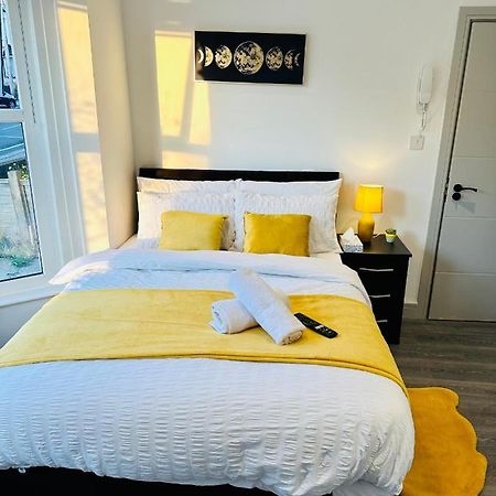 Comfy Guest House London Exterior photo